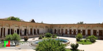 عکس/ قلعه چالشتر در استان چهار محال و بختیاری