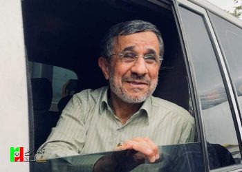 احمدی نژاد مثل ماهی لیز می‌خورد! +فیلم