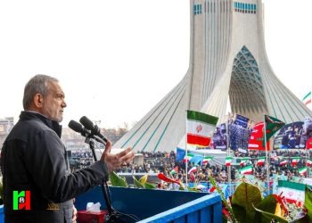 رئیس جمهور: به آمریکا می‌گویم اگر اهل مذاکره‌ای چرا این غلط‌ها را کردی/ همزمان با پیام گفتگو، توطئه علیه ایران امضا می‌کند/ کلام رهبری برای ما فصل‌الخطاب است/ دشمنان از وحدت و انسجام ما می‌ترسند