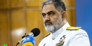 دریادار ایرانی: به‌زودی سلاحی رونمایی می‌کنیم که دشمن از آن وحشت خواهد کرد/ برآوردهای دشمن به «جوک نظامی» تبدیل شد/ ۷ عملیات موشکی علیه ناو آبراهام لینکلن