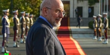 تذکر شریعتمداری به قالیباف درباره همسویی برخی مواضع اخیر او با غربگراها